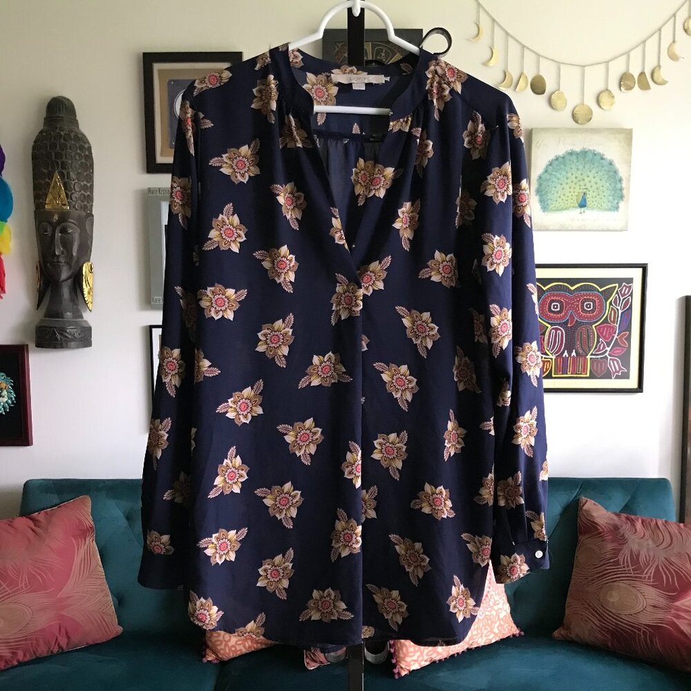 LOFT Ann Taylor size M Navy Blue Floral Print Chiffon Tunic Popover Top